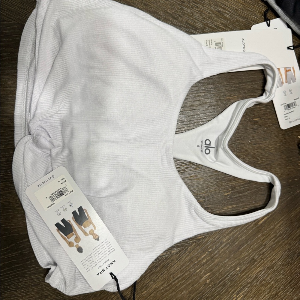 ALO Yoga Women's Classic White Sports Bra